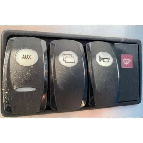 Sealine S41 Helm Switch Carling Legend Set
