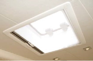 Oceanair Recessed Skyscreen Rollerblind & Flyscreen