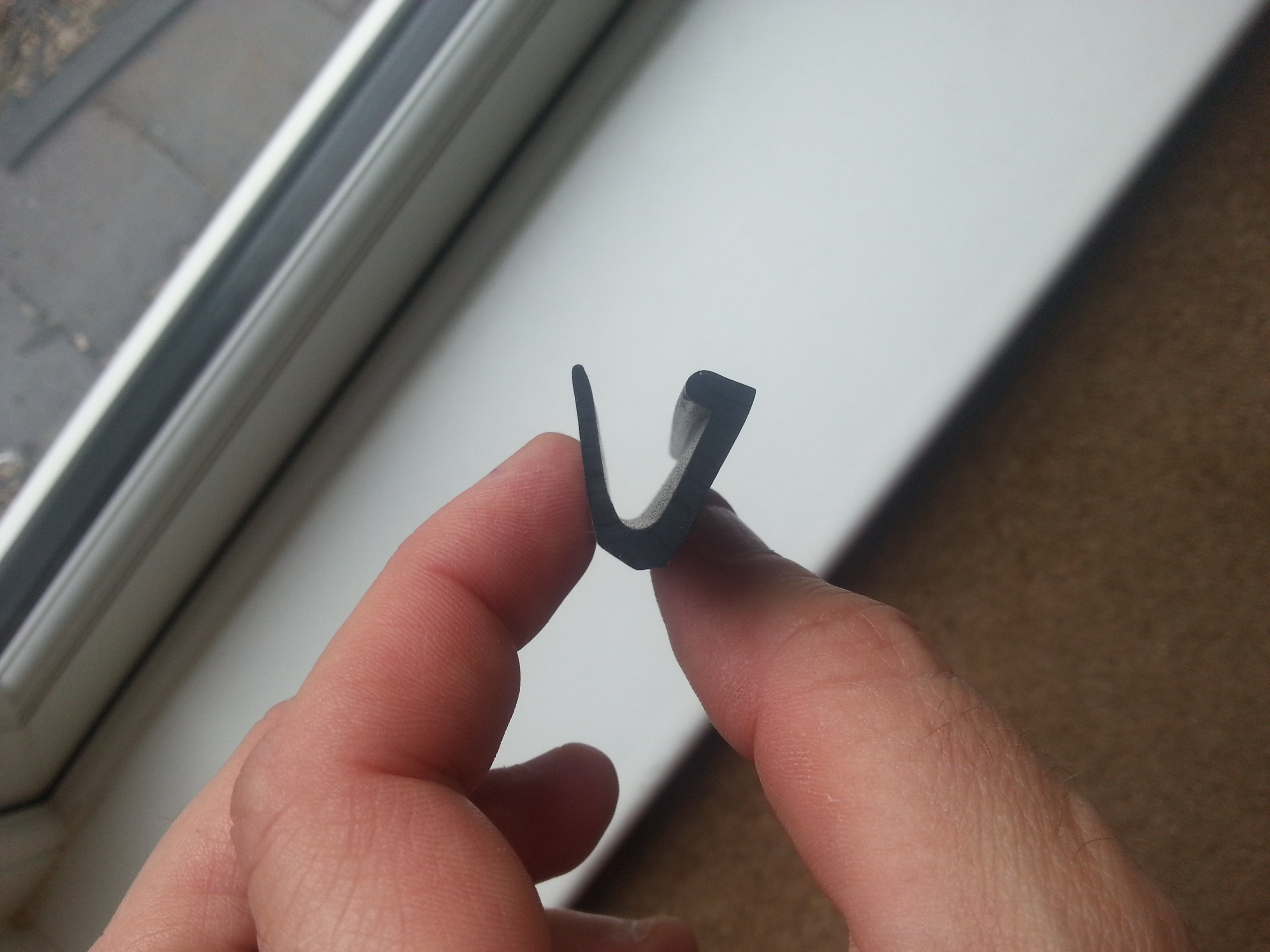 SLIDING ROOF RUBBER 1160MM