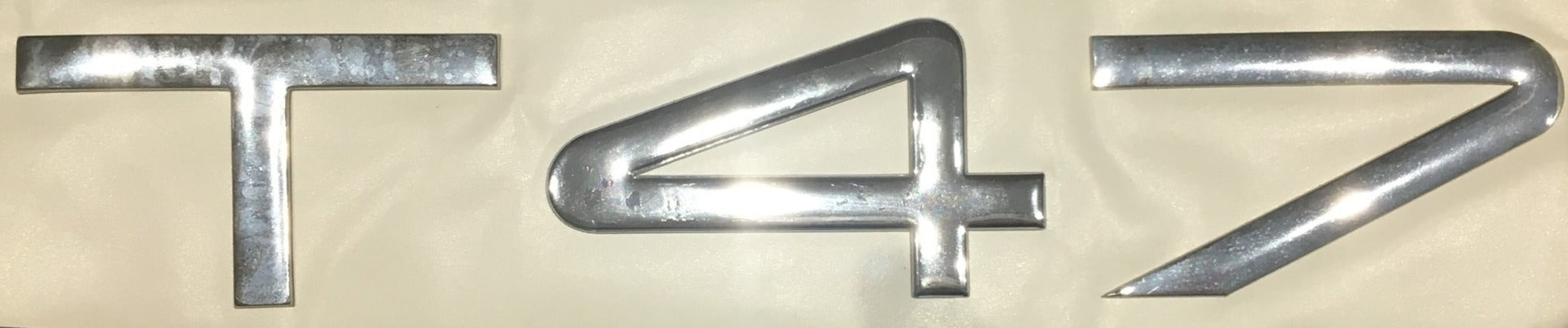 Sealine T47 Chrome Emblem