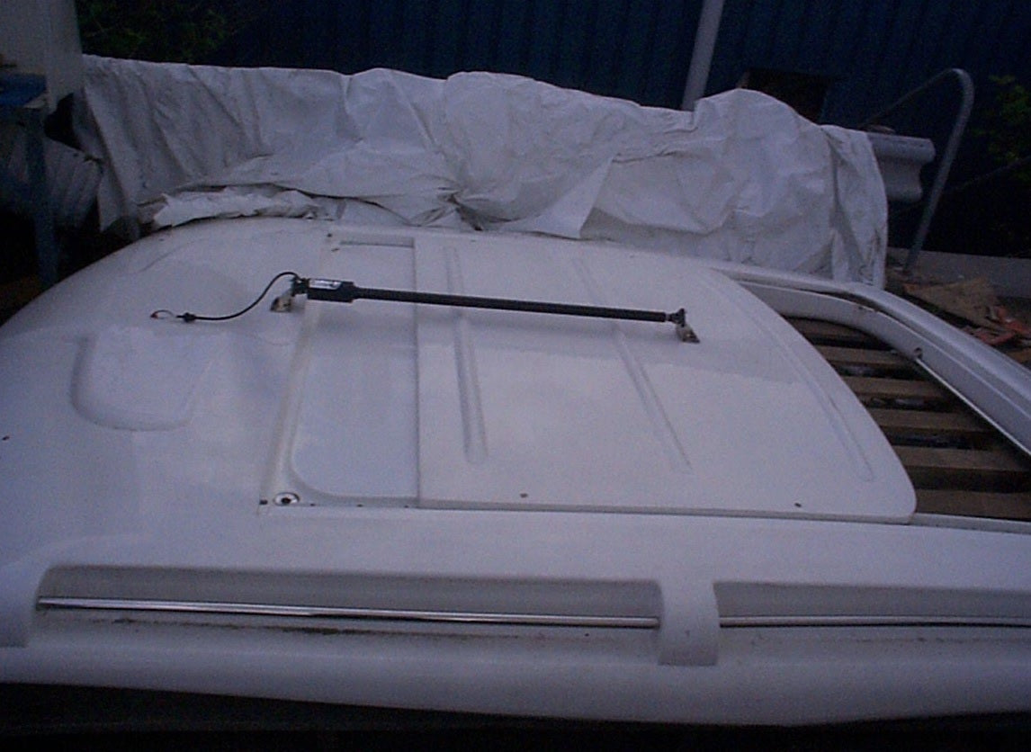 Sealine S41 Roof Barka 12V Actuator Ram