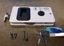 White Mobella Cabin Door Lock C/W Keys