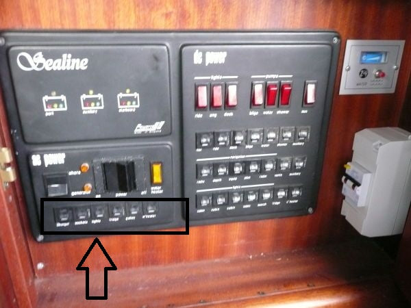 30 Statesman 5A Black Switch