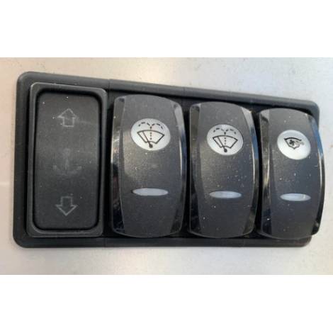 Sealine S41 Helm Switch Carling Legend Set