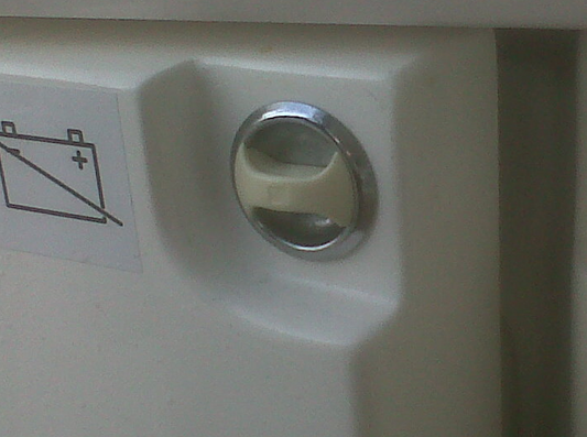 Chrome/White Door Catch