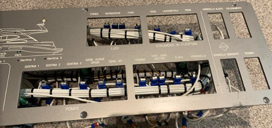 Sealine F Series AC/DC Panel, Italian