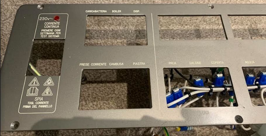 Sealine F Series AC/DC Panel, Italian