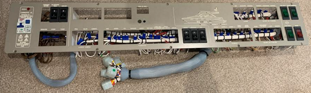 Sealine F Series AC/DC Panel, Spanish