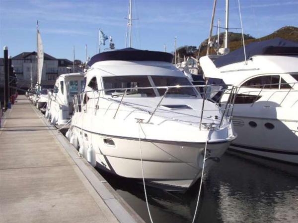 Sealine F34 Flybridge Tonneau Cover