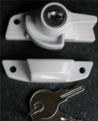 Sealine 365 White Sash Lock